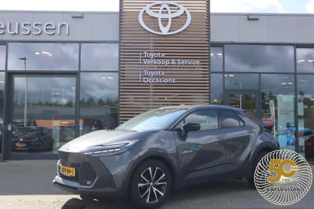 Toyota C-HR (2024) thumbnail 6