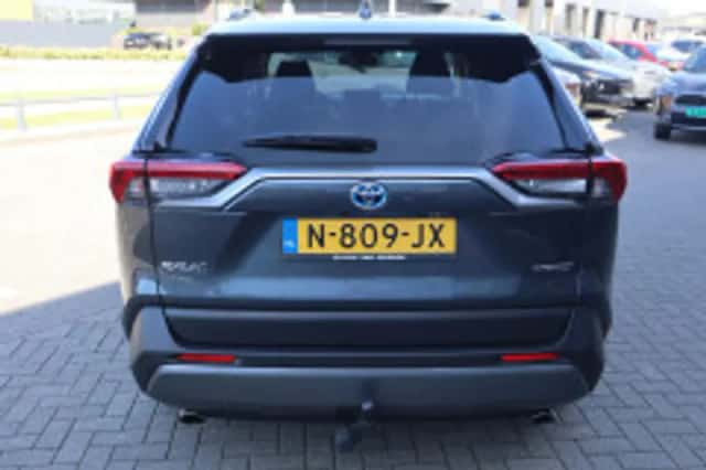 Toyota RAV4 (2021) thumbnail 4
