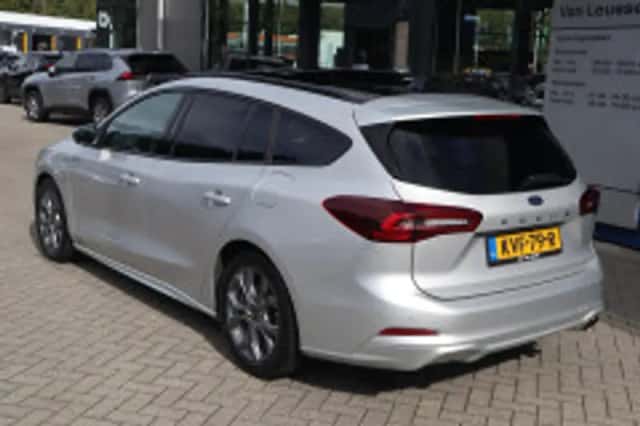 Ford Focus (2025) thumbnail 3