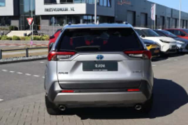 Toyota RAV4 (2024) thumbnail 4