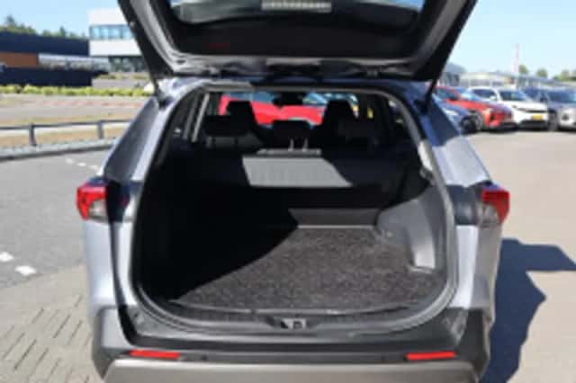 Toyota RAV4 (2024) thumbnail 5