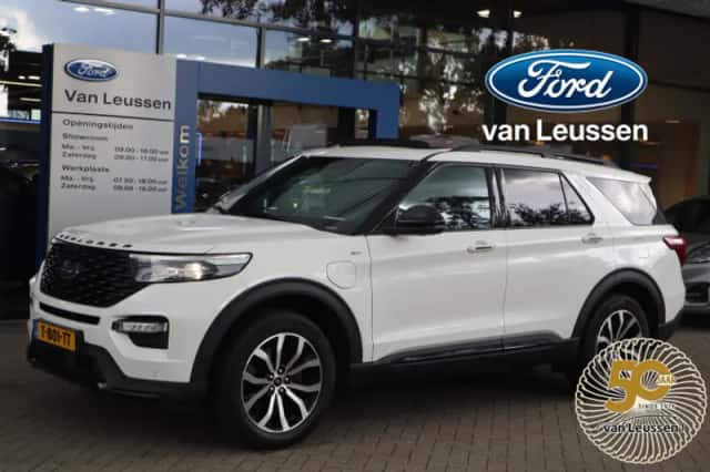 Ford Explorer (2021) thumbnail 1