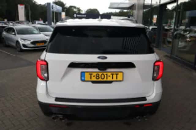 Ford Explorer (2021) thumbnail 4