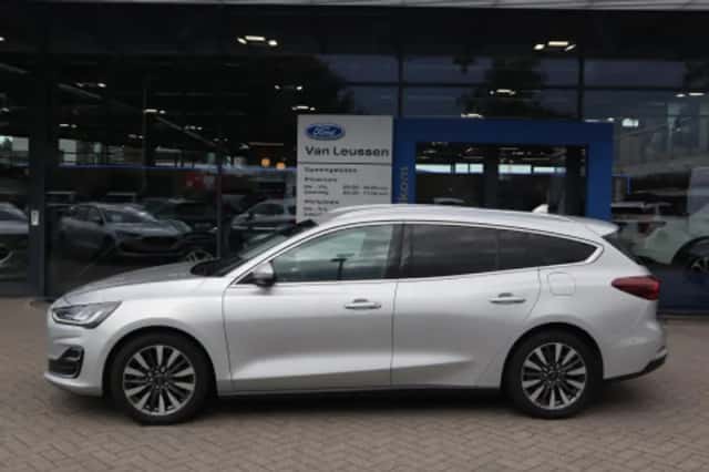 Ford Focus (2022) thumbnail 2