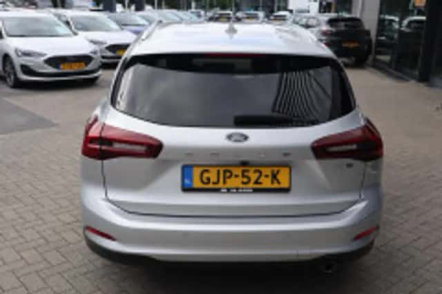 Ford Focus (2022) thumbnail 4