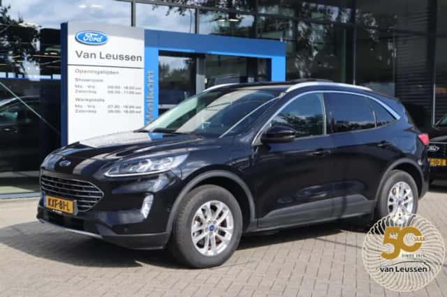 Ford Kuga (2022) thumbnail 1