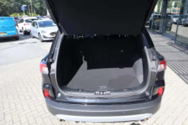 Ford Kuga (2022) thumbnail 5