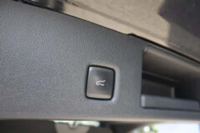 Ford Kuga (2022) thumbnail 6