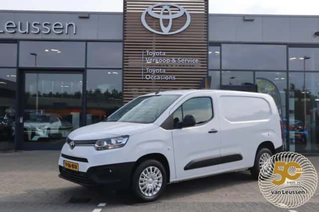 Toyota ProAce City (2024) thumbnail 1