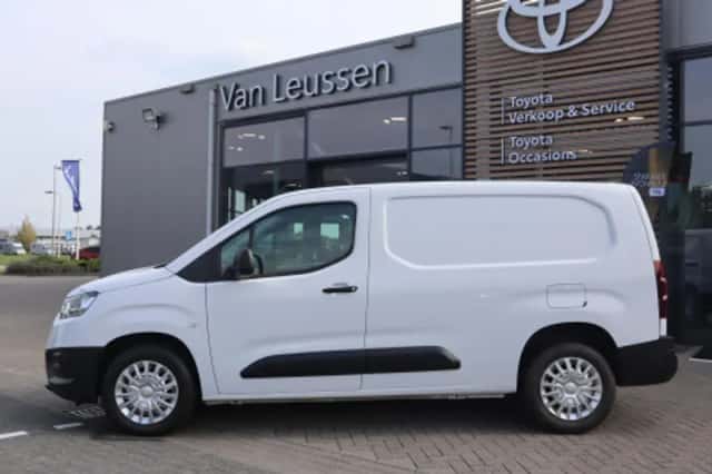 Toyota ProAce City (2024) thumbnail 2