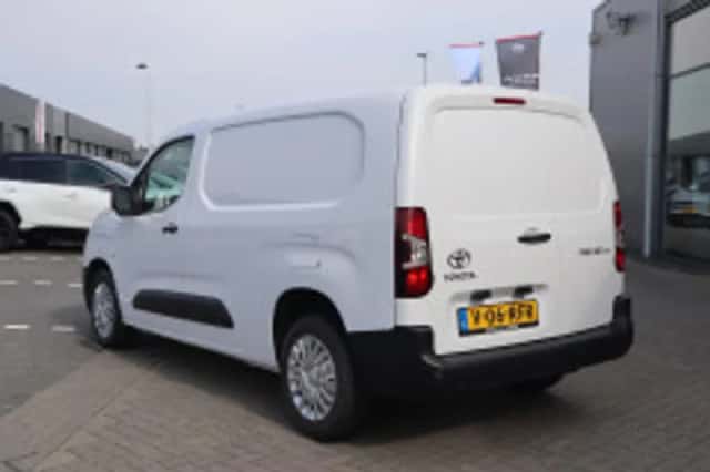Toyota ProAce City (2024) thumbnail 3