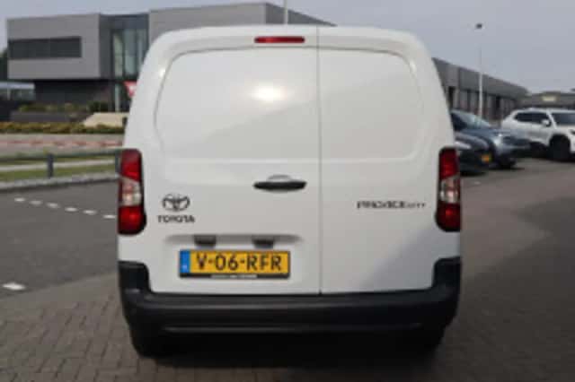 Toyota ProAce City (2024) thumbnail 4