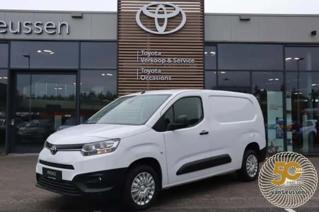 Toyota ProAce City (2024) thumbnail 1