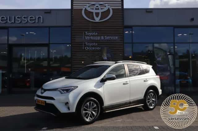 Toyota RAV4 (2018) thumbnail 1