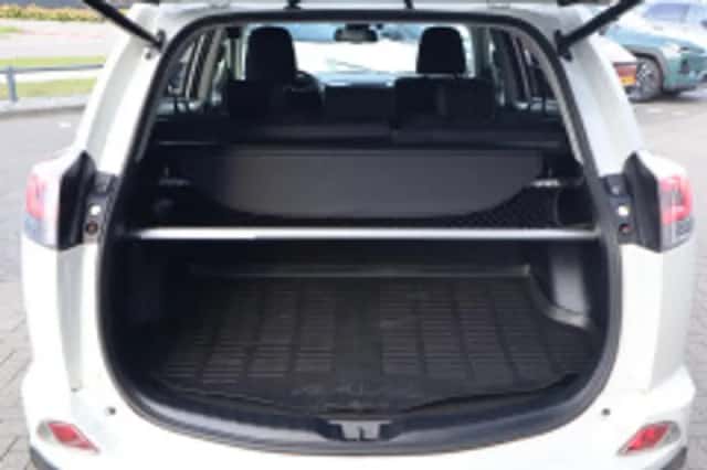 Toyota RAV4 (2018) thumbnail 6