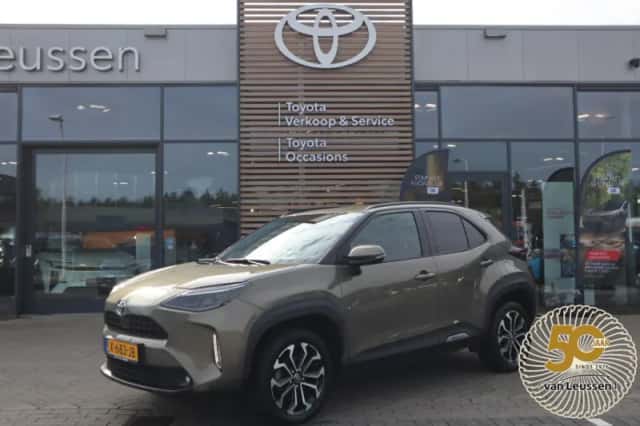 Toyota Yaris Cross (2024) thumbnail 1