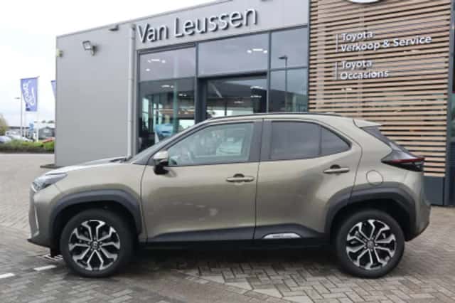 Toyota Yaris Cross (2024) thumbnail 2