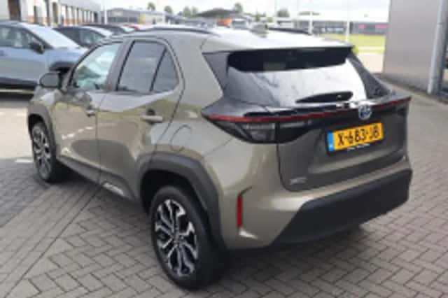 Toyota Yaris Cross (2024) thumbnail 3