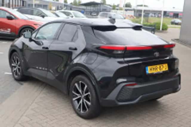 Toyota C-HR (2025) thumbnail 3