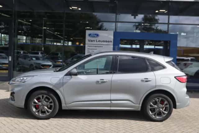 Ford Kuga (2021) thumbnail 2