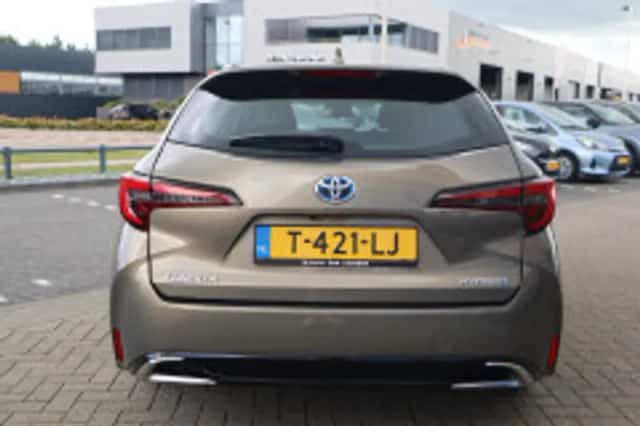 Toyota Corolla (2023) thumbnail 4
