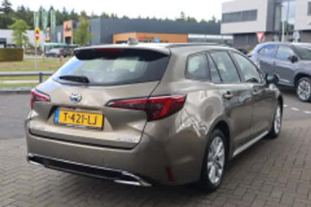 Toyota Corolla (2023) thumbnail 6