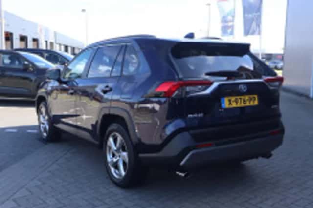 Toyota RAV4 (2019) thumbnail 3