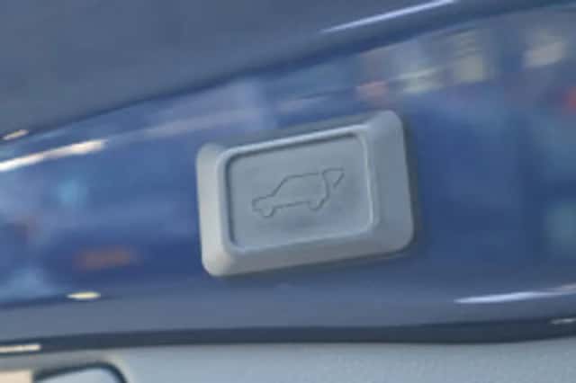 Toyota RAV4 (2019) thumbnail 6