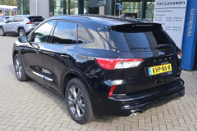 Ford Kuga (2023) thumbnail 3