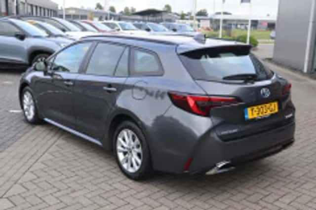 Toyota Corolla (2023) thumbnail 3