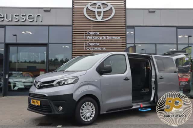 Toyota ProAce Electric Verso (2024) thumbnail 1