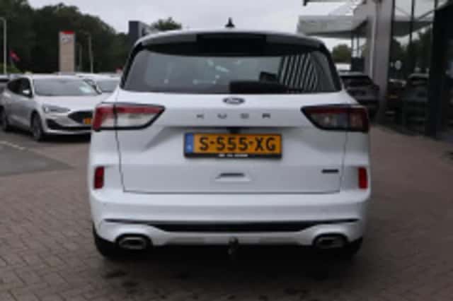 Ford Kuga (2023) thumbnail 4