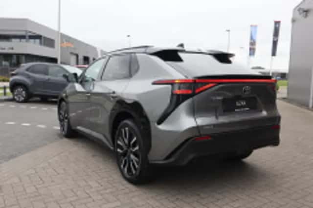 Toyota bZ4X (2026) thumbnail 3