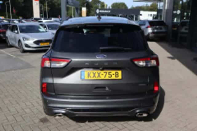 Ford Kuga (2023) thumbnail 4