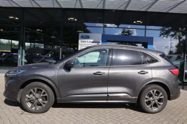 Ford Kuga (2024) thumbnail 2