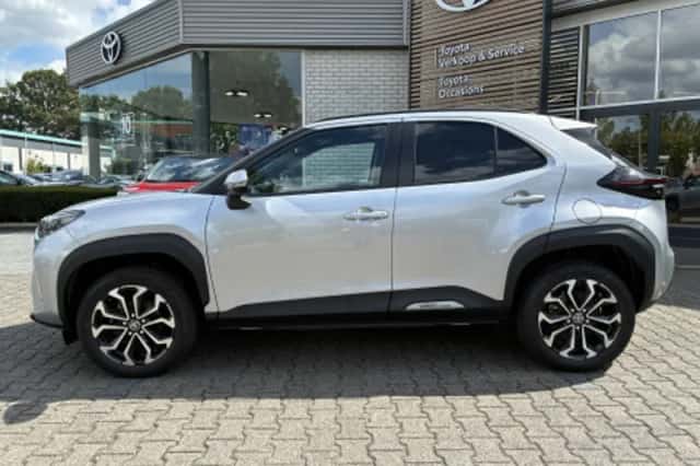 Toyota Yaris Cross (2025) thumbnail 2
