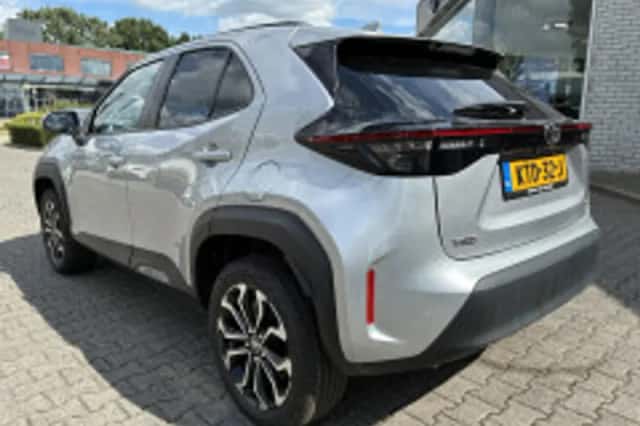 Toyota Yaris Cross (2025) thumbnail 3