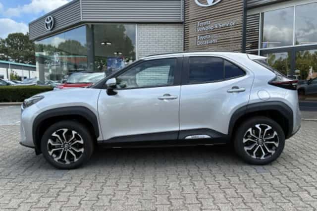 Toyota Yaris Cross (2025) thumbnail 2