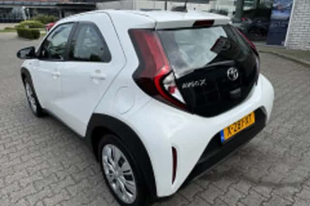 Toyota Aygo X (2024) thumbnail 3