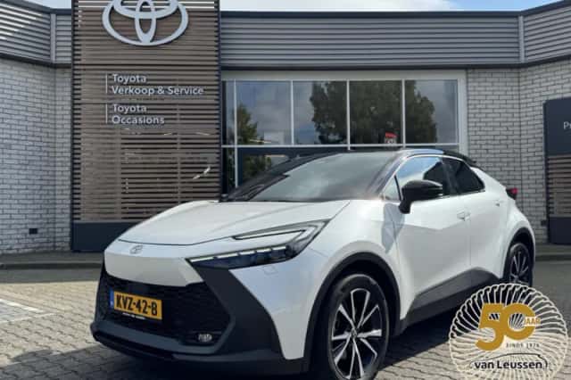Toyota C-HR (2024) thumbnail 1