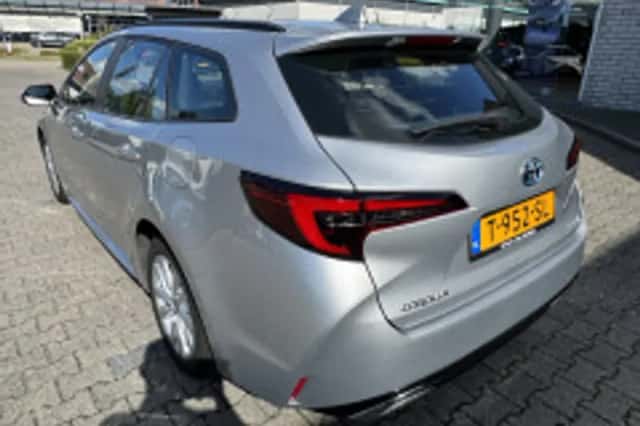 Toyota Corolla (2023) thumbnail 3