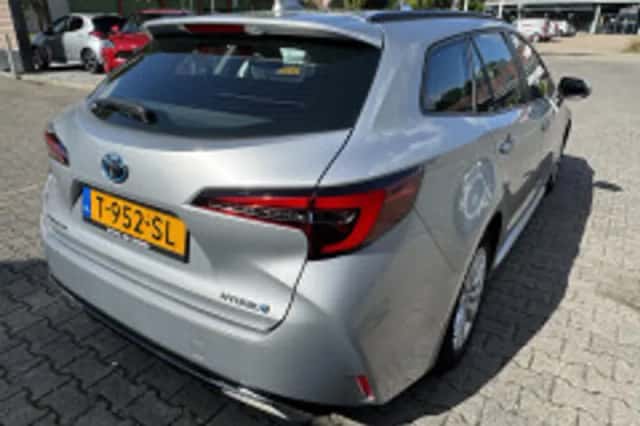 Toyota Corolla (2023) thumbnail 4