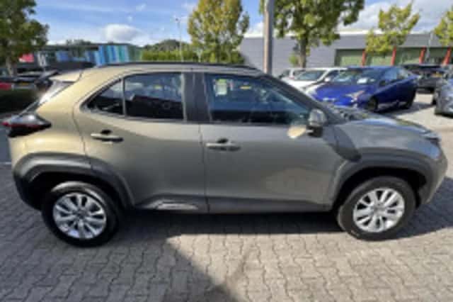 Toyota Yaris Cross (2025) thumbnail 4