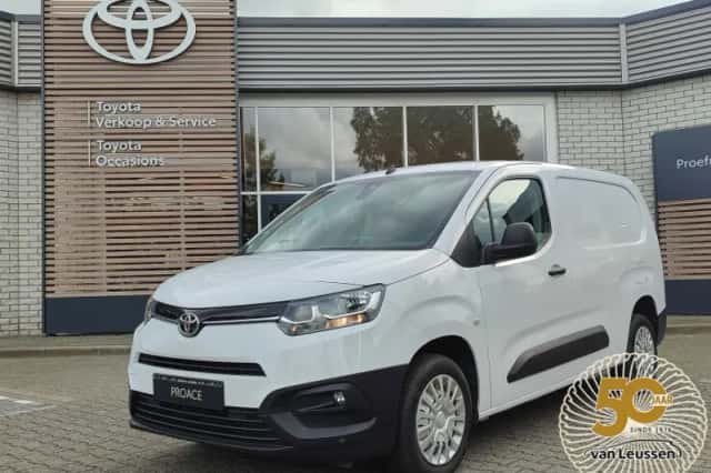 Toyota ProAce City (2024) thumbnail 1