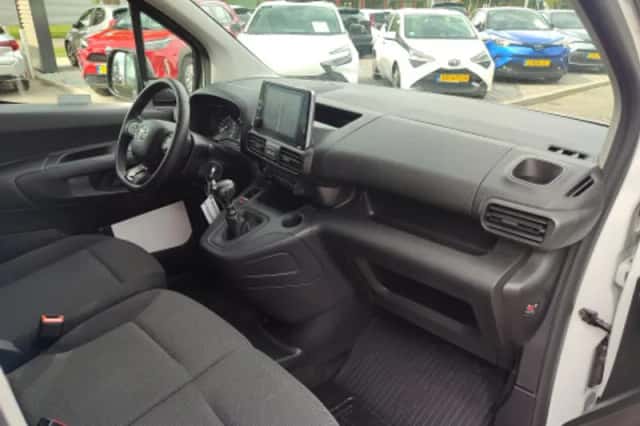 Toyota Proace (2024) thumbnail 2