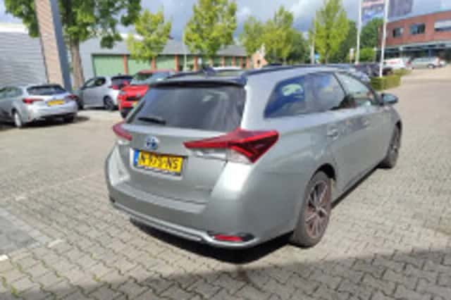 Toyota Auris (2018) thumbnail 4
