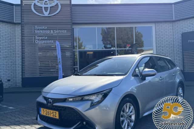 Toyota Corolla (2023) thumbnail 1