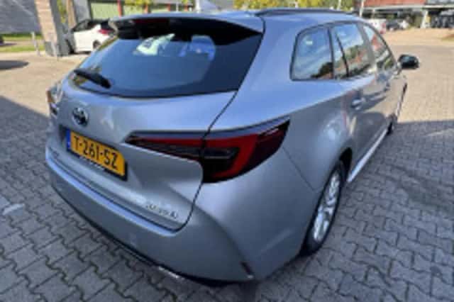 Toyota Corolla (2023) thumbnail 3