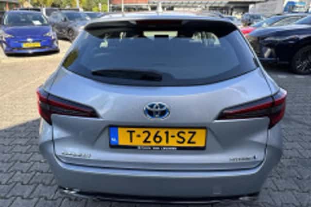 Toyota Corolla (2023) thumbnail 4