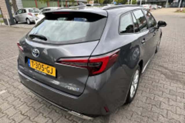 Toyota Corolla (2023) thumbnail 3